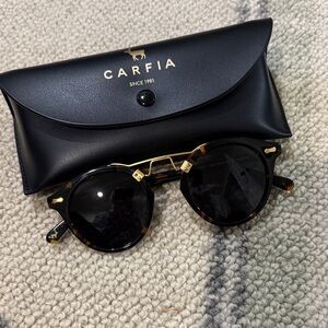 Carfia Black and Gold Sunglasses